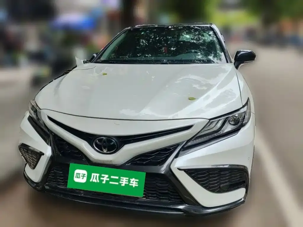 Toyota Camry — фото 8