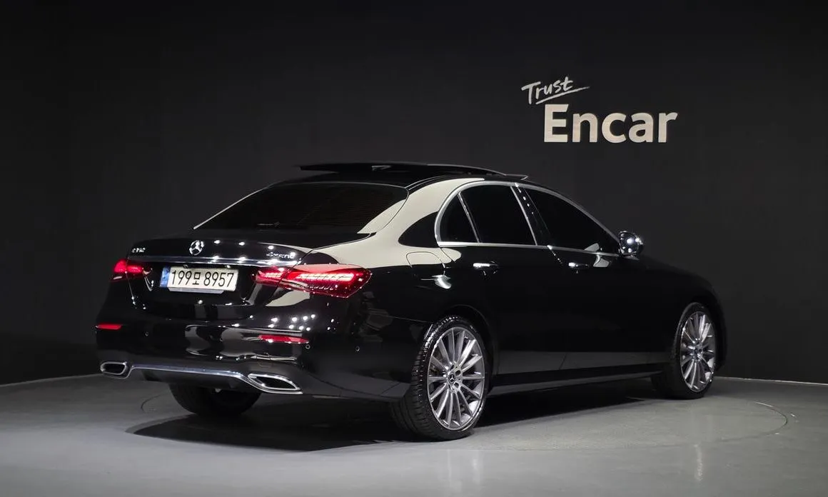 Mercedes-Benz E-Class — фото 3
