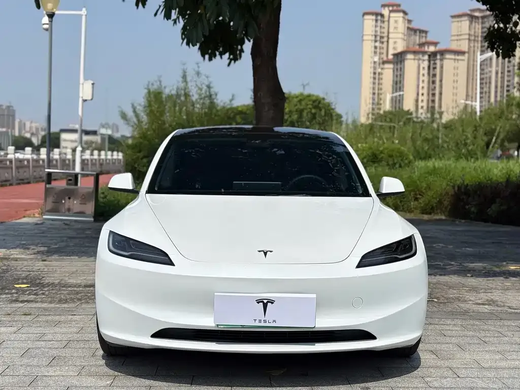 Tesla Model 3 — фото 6