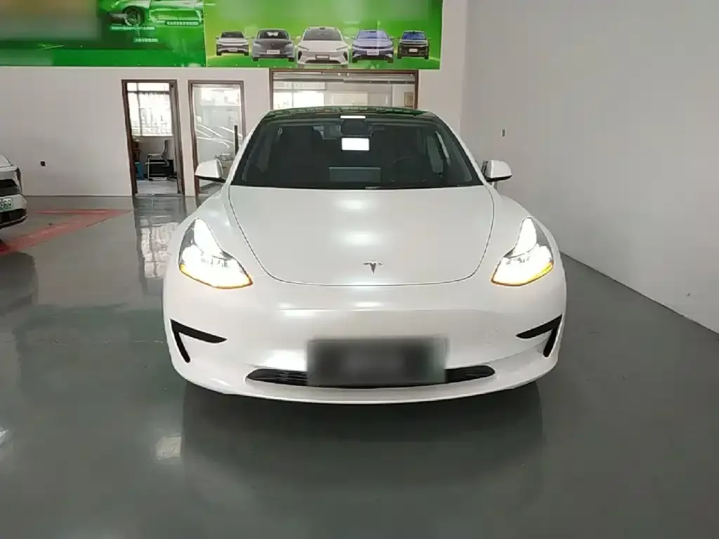Tesla Model 3 — фото 6