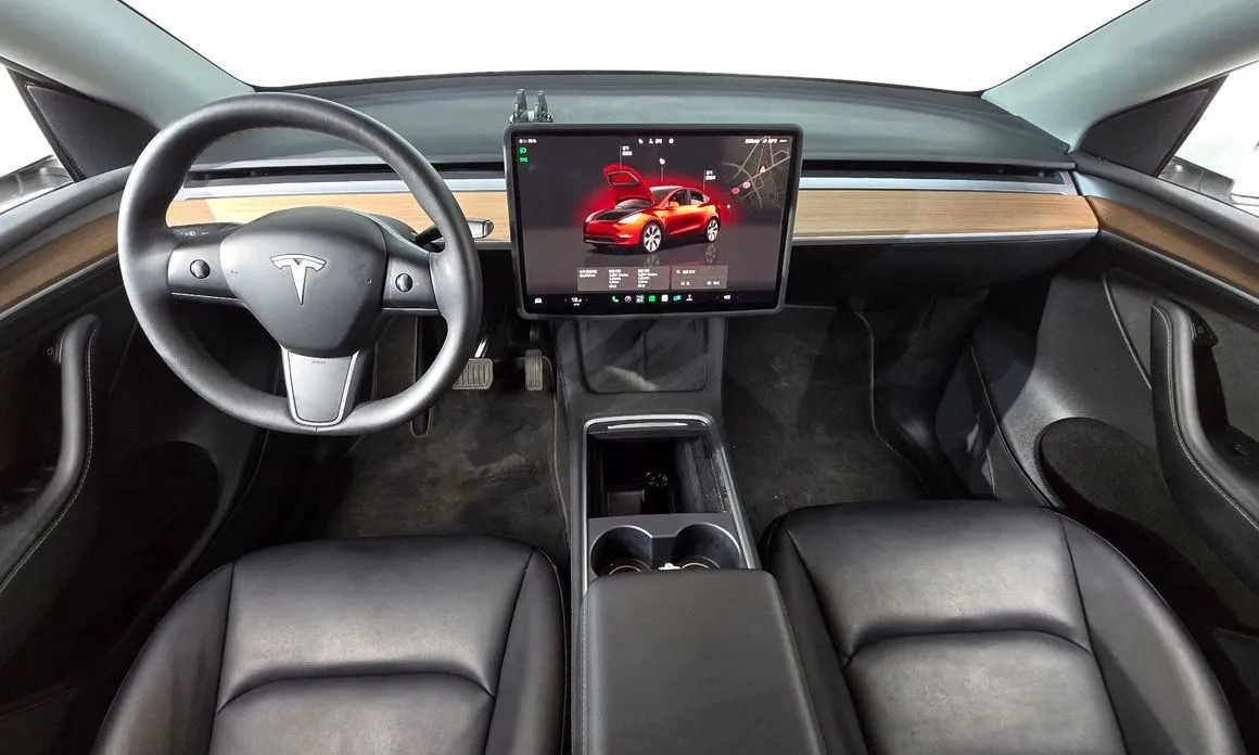 Tesla Model Y — фото 2