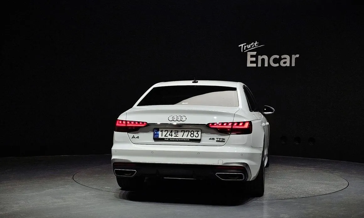 Audi A4 — фото 6