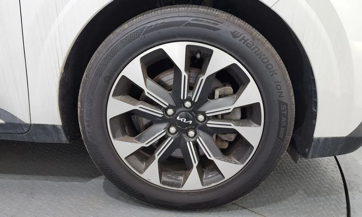 Kia Carnival — фото 10