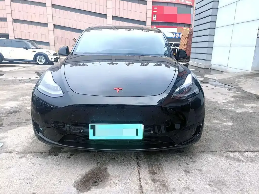 Tesla Model Y — фото 7