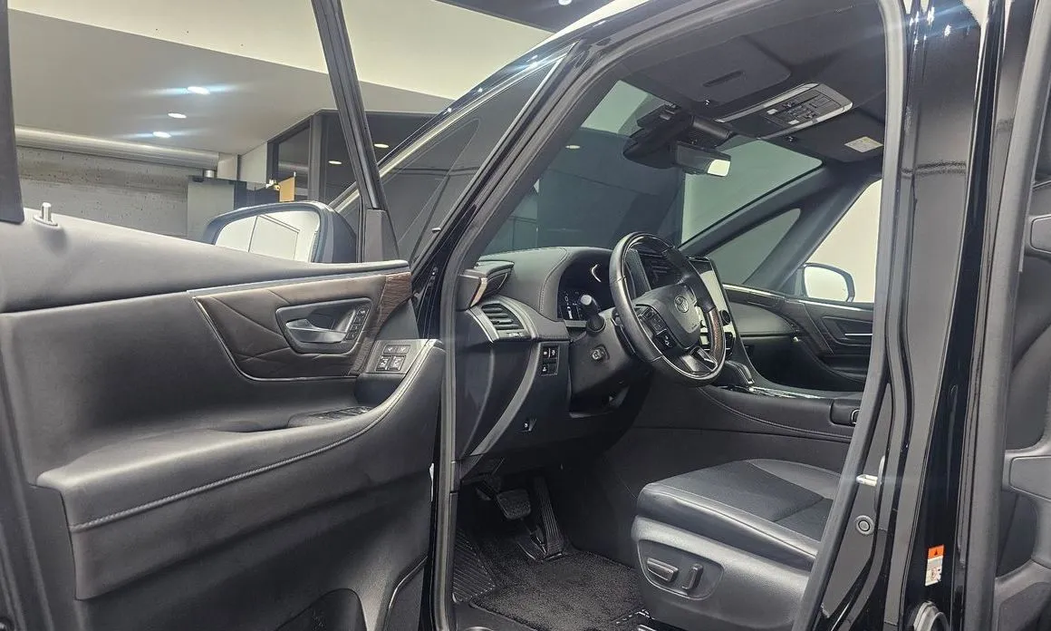 Toyota Alphard — фото 10