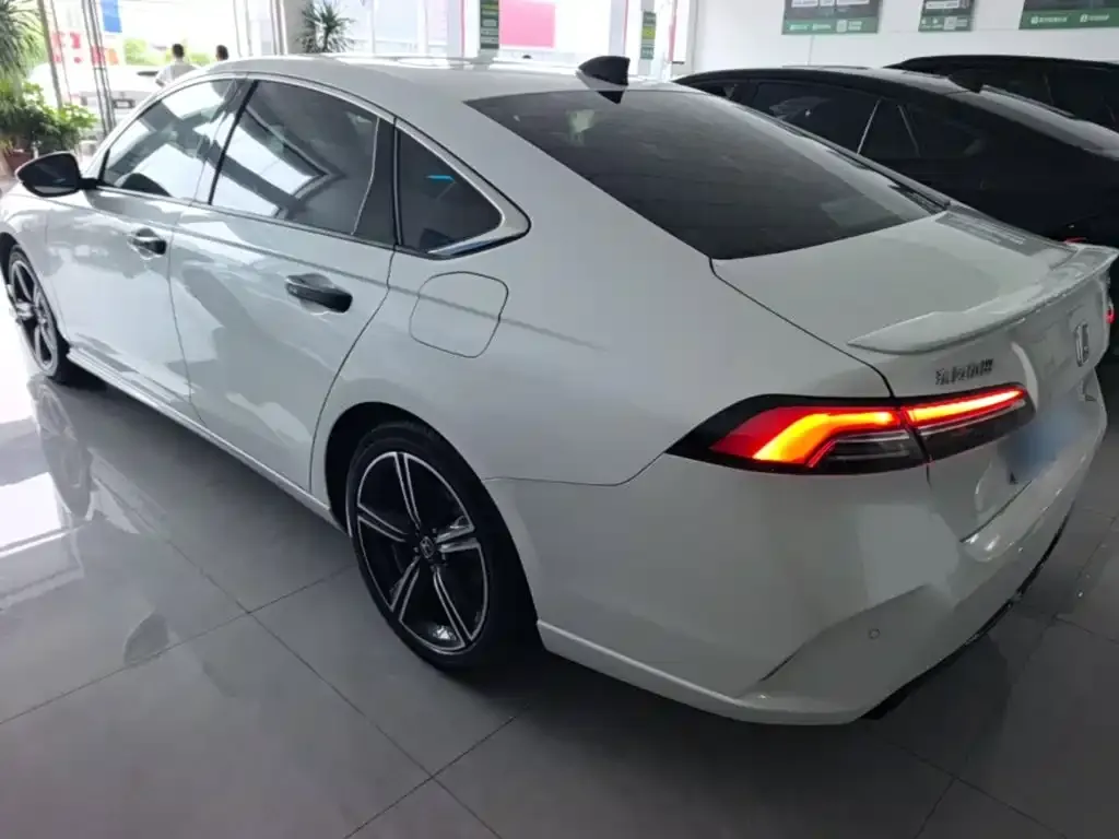 Honda Inspire — фото 2