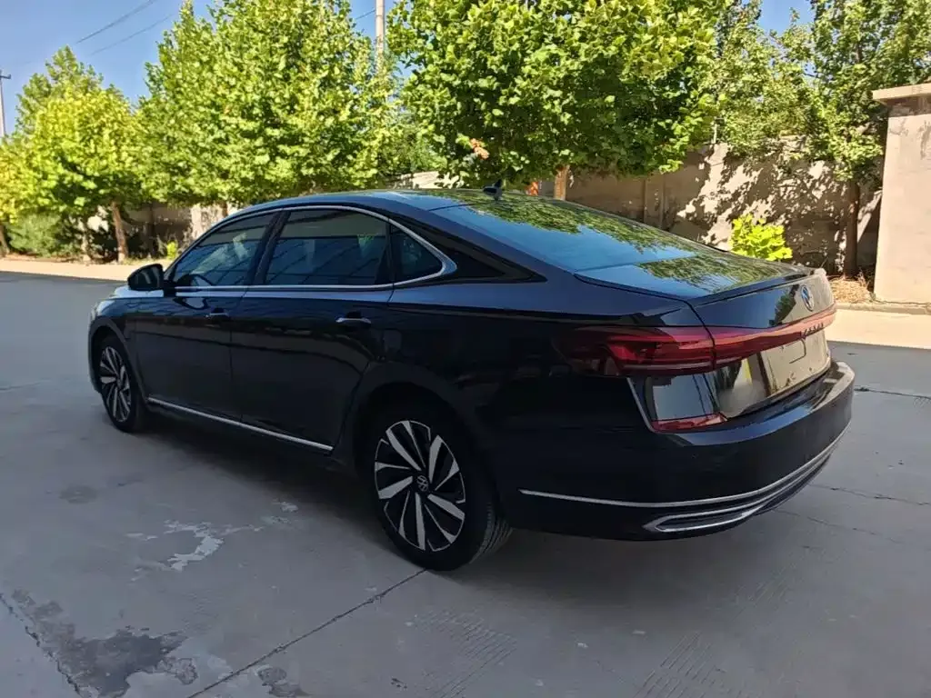 Volkswagen Passat — фото 8