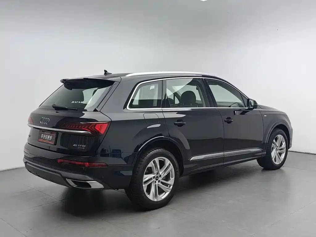 Audi Q7 — фото 3