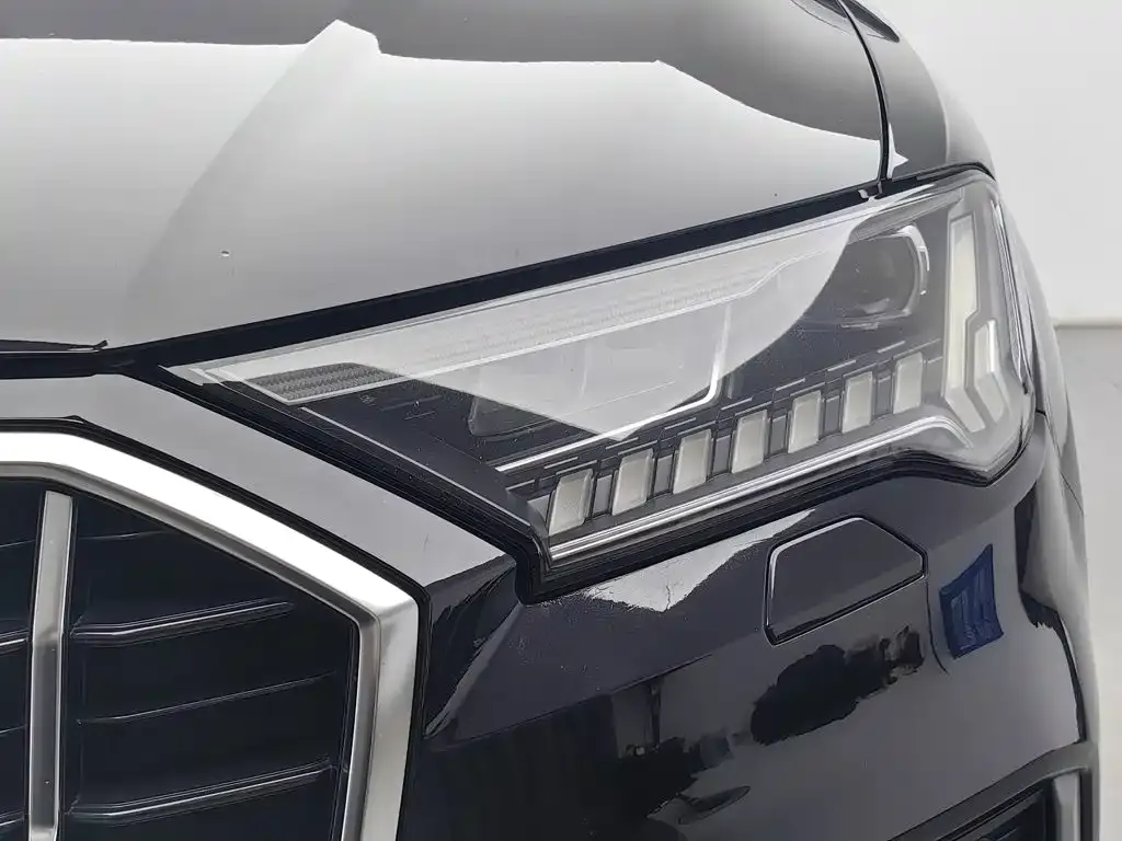 Audi Q7 — фото 5