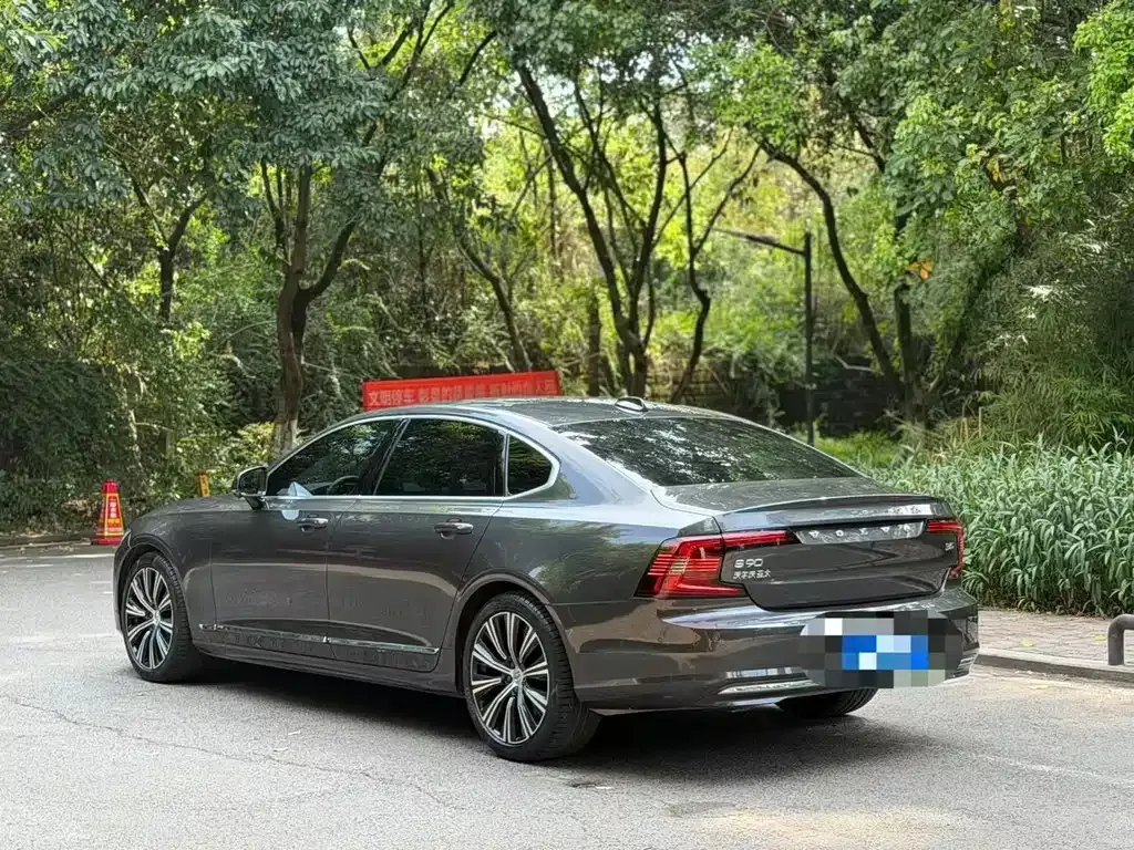 Volvo S90 — фото 9