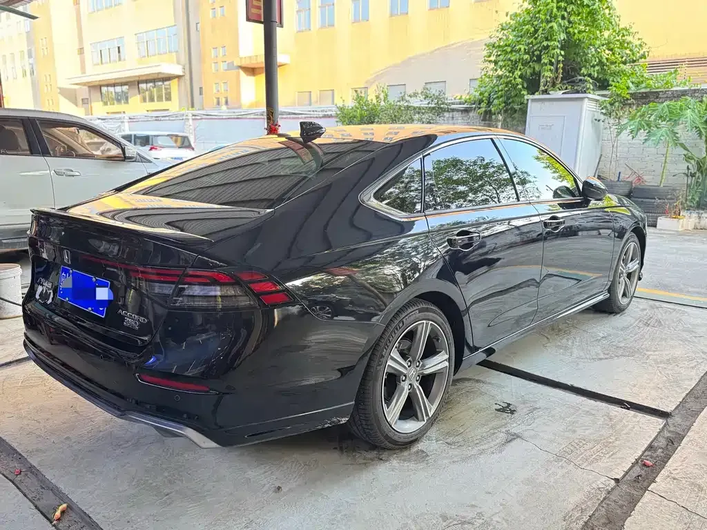 Honda Accord — фото 7
