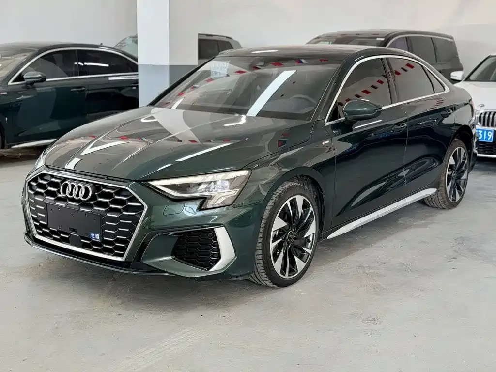 Audi A3 — фото 1