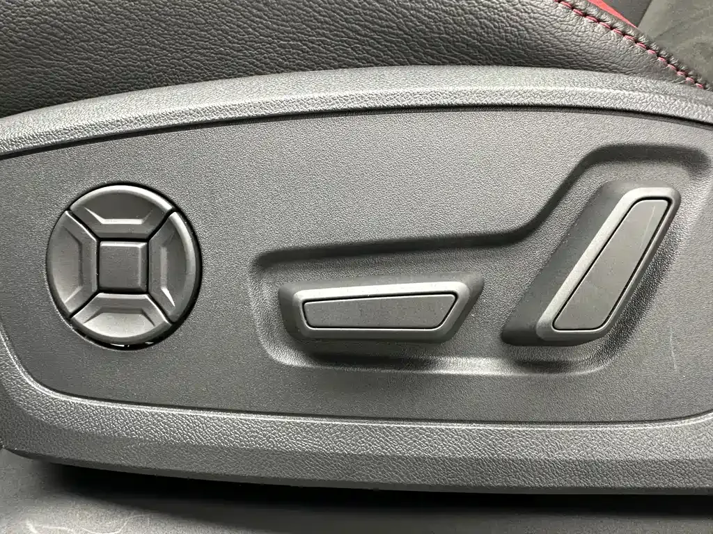 Audi Q3 — фото 9