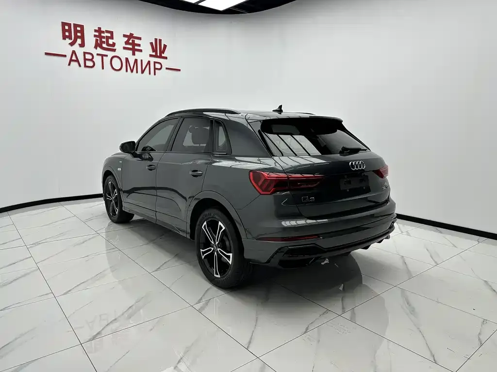 Audi Q3 — фото 10