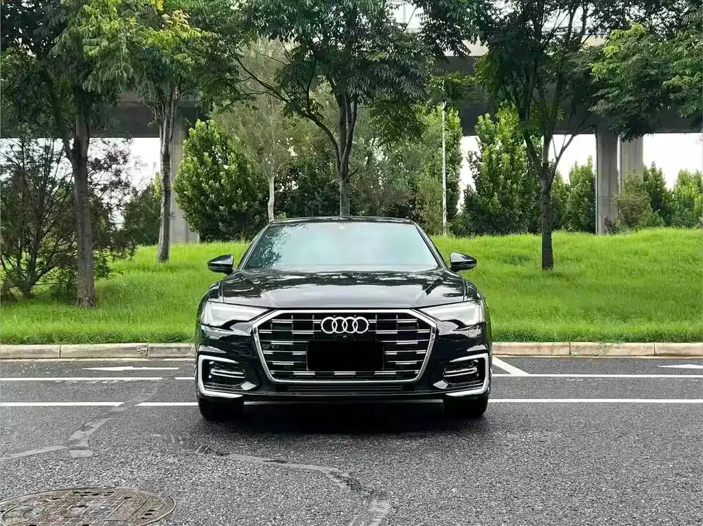 Audi A6L — фото 1