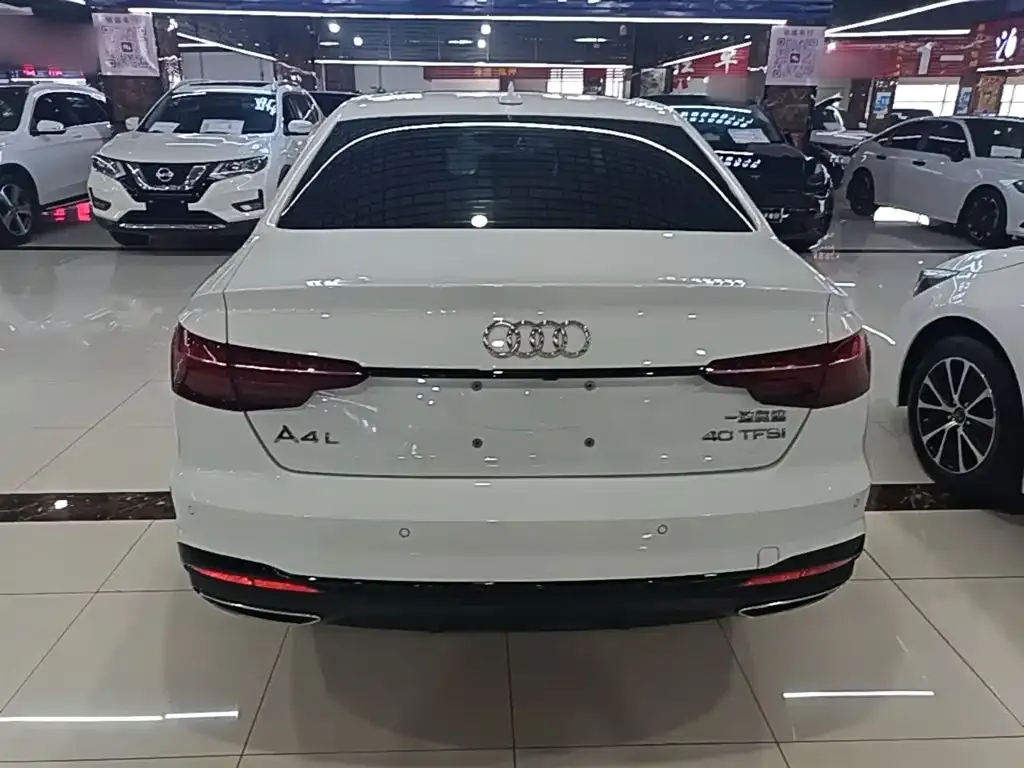 Audi A4L — фото 9