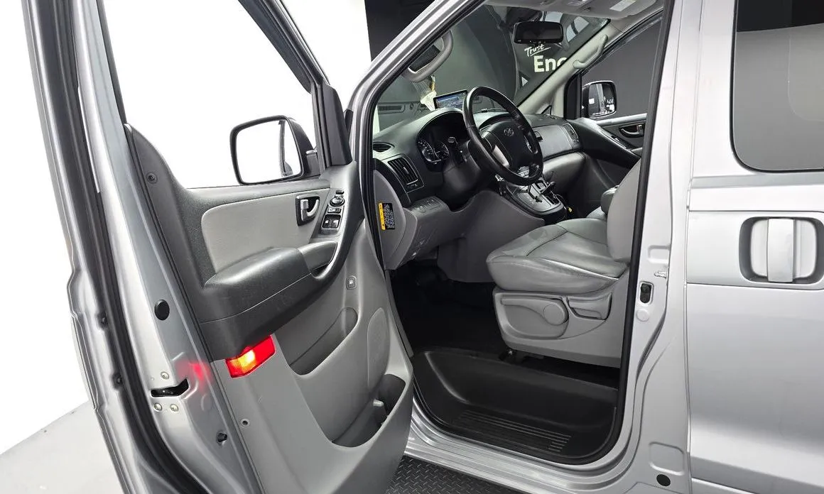 Hyundai Starex — фото 10