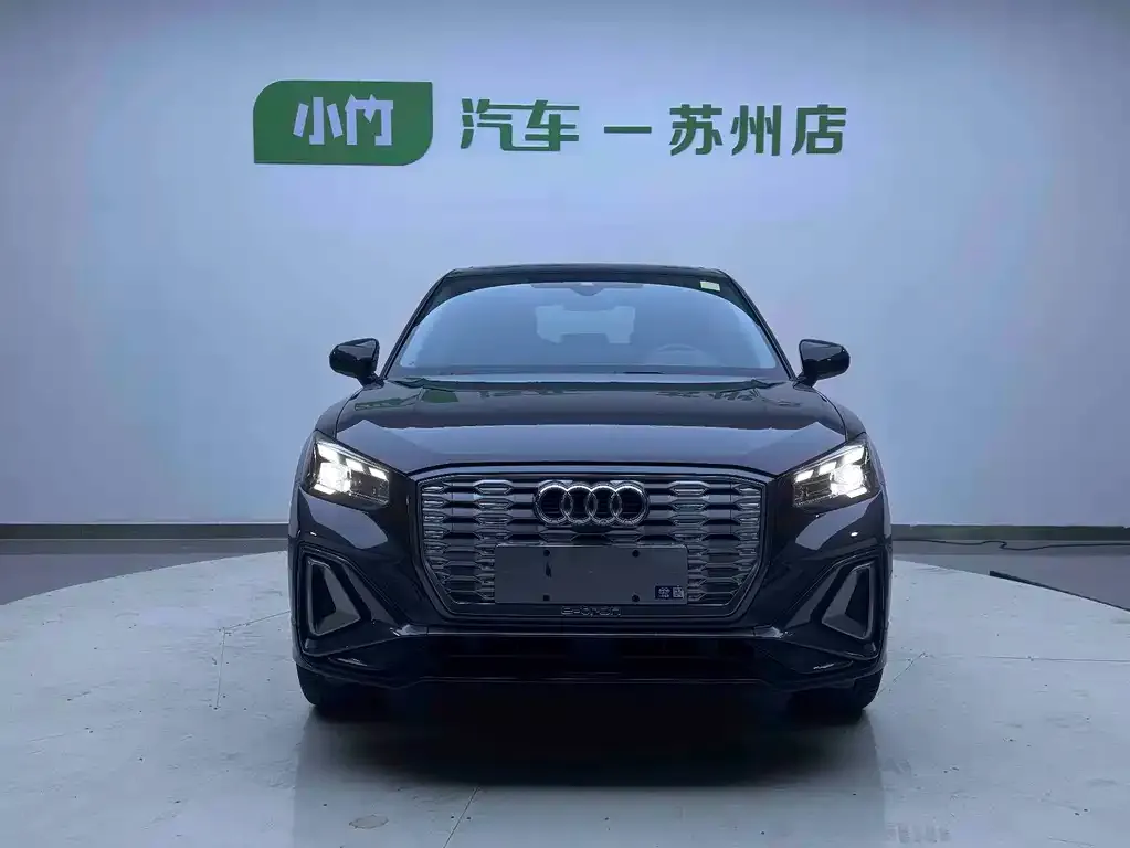 Audi Q2L e-tron — фото 4