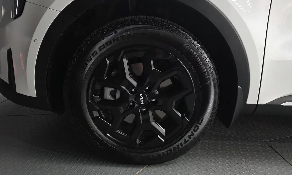 Kia Sorento — фото 7