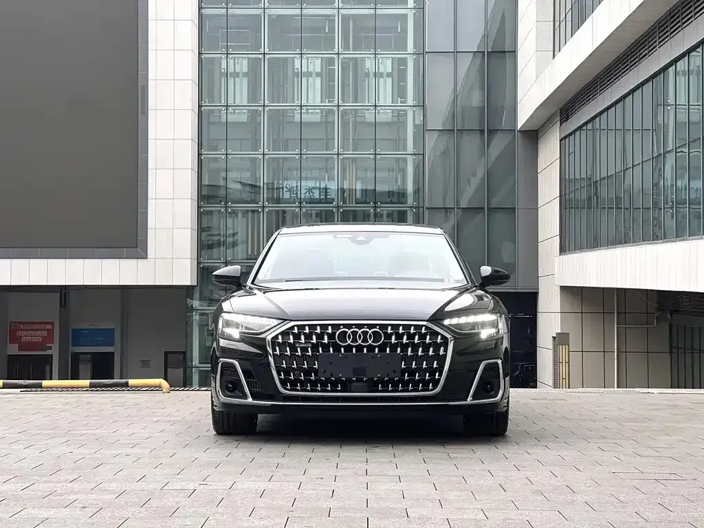 Audi A8 — фото 9