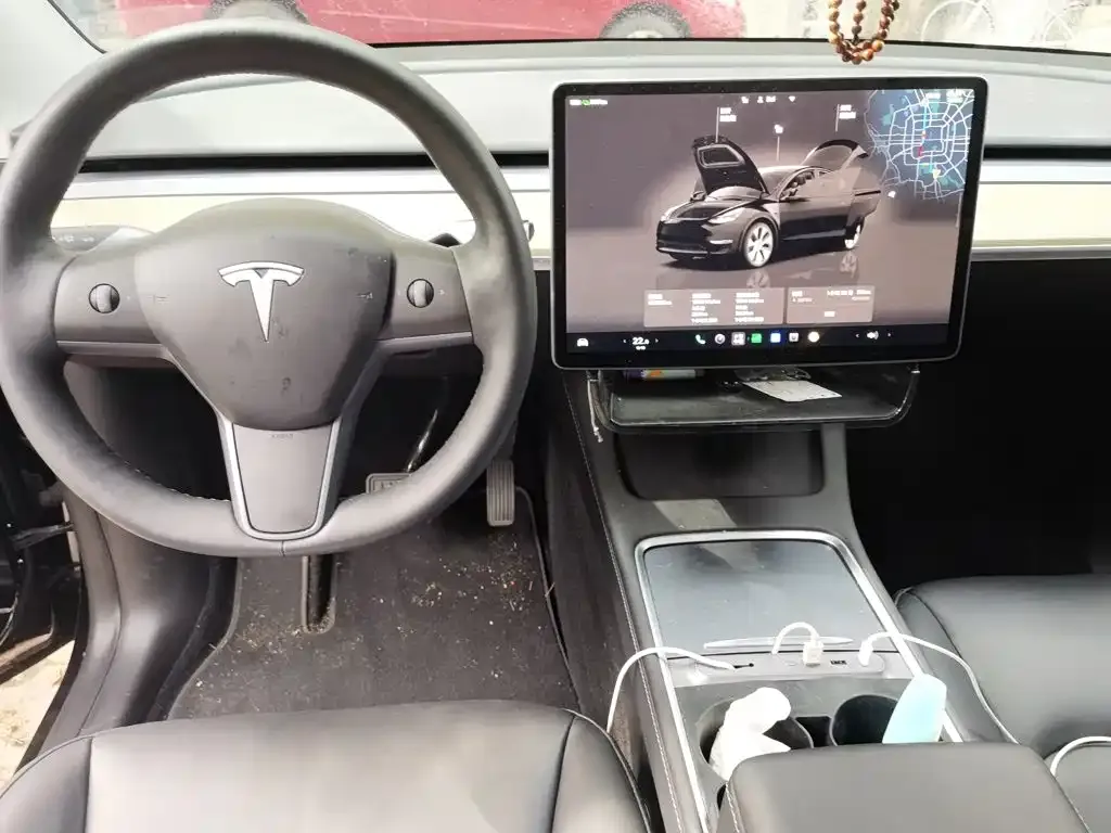 Tesla Model Y — фото 8