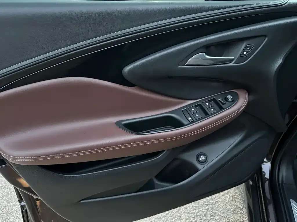 Buick Envision Plus — фото 4