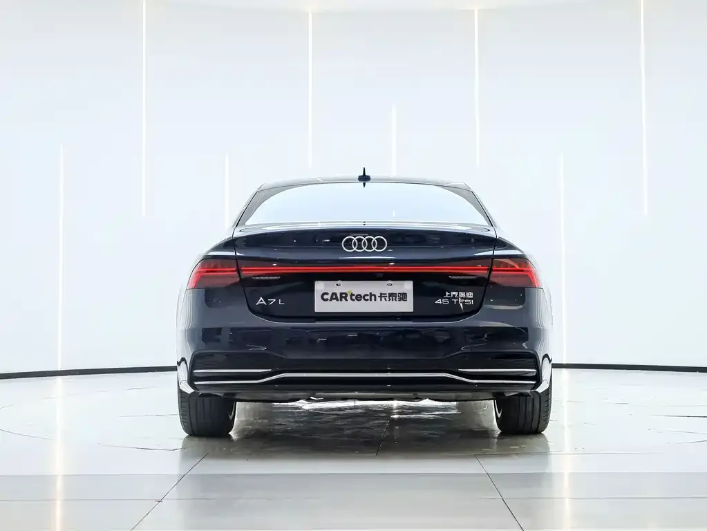 Audi A7L — фото 10