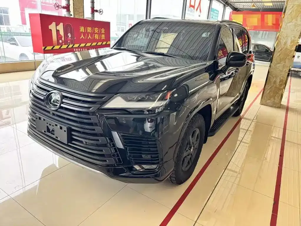 Lexus LX — фото 1