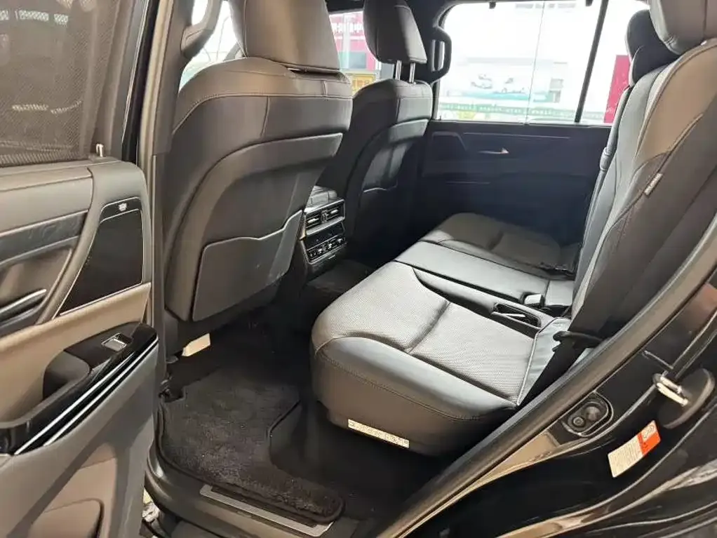 Lexus LX — фото 4