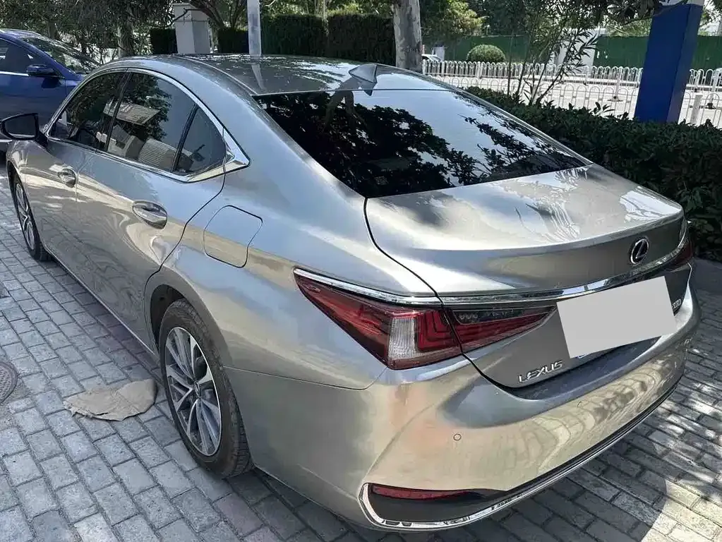 Lexus ES — фото 3