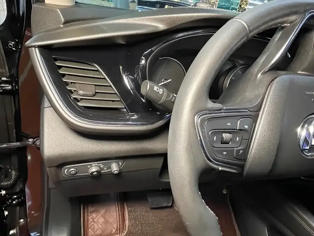 Buick Envision Plus — фото 6