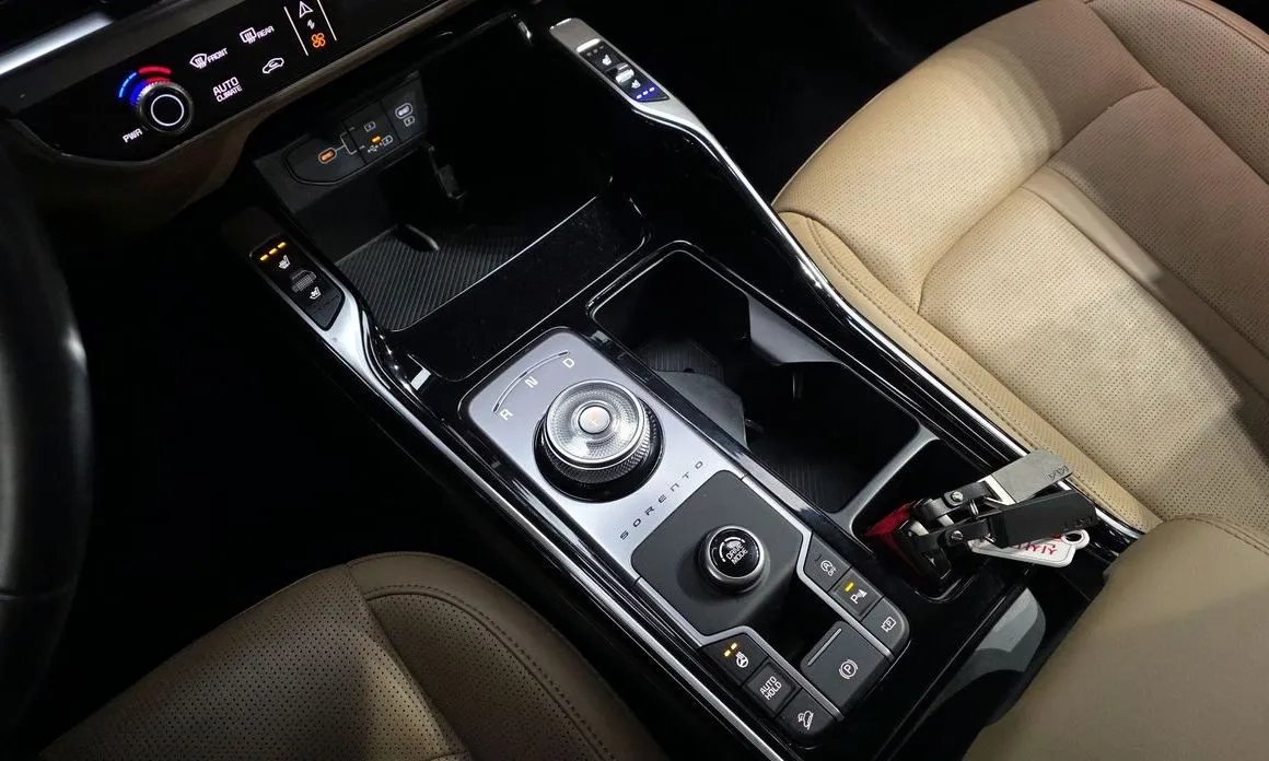 Kia Sorento — фото 7