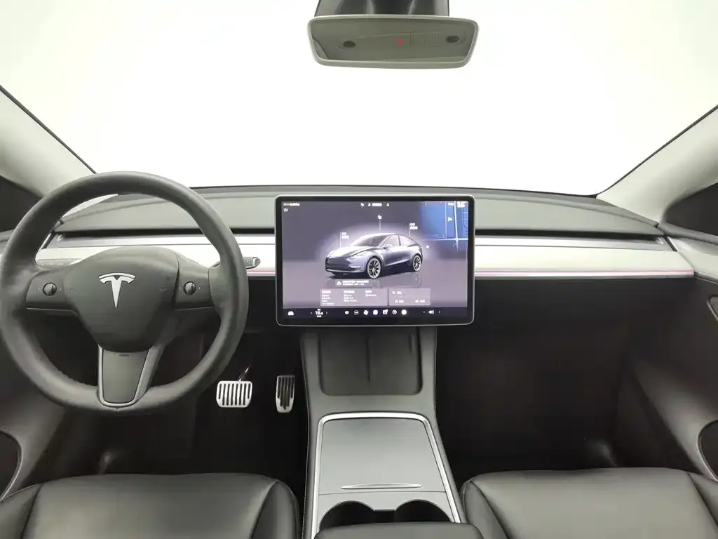 Tesla Model Y — фото 6