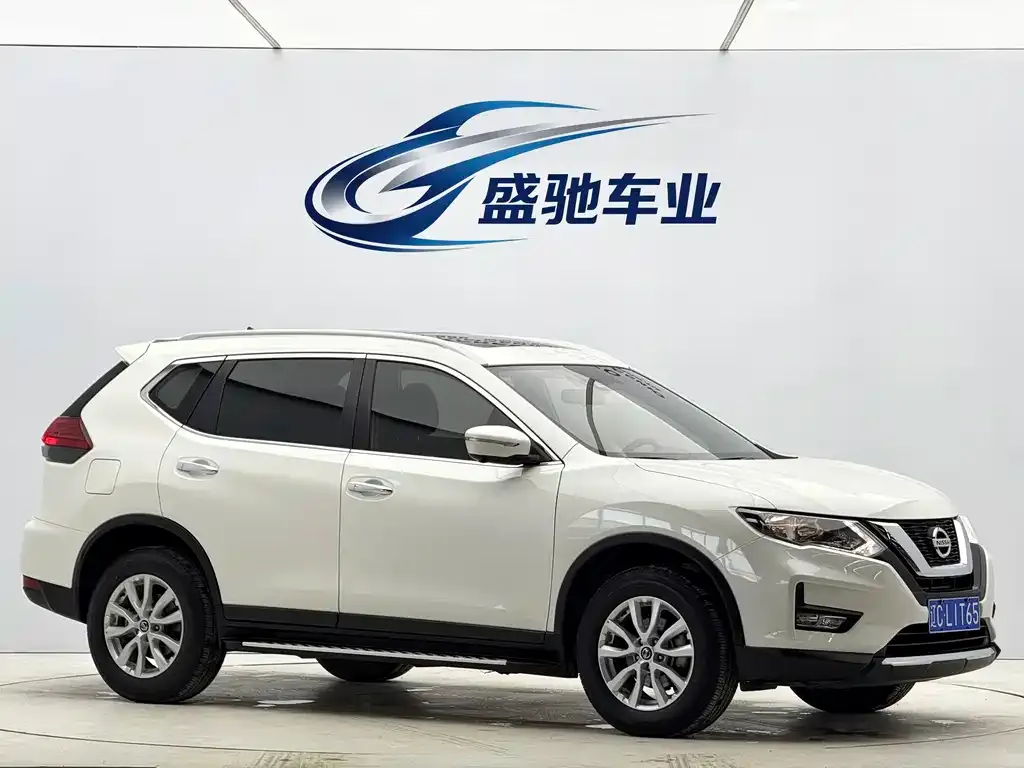 Nissan X-Trail — фото 8