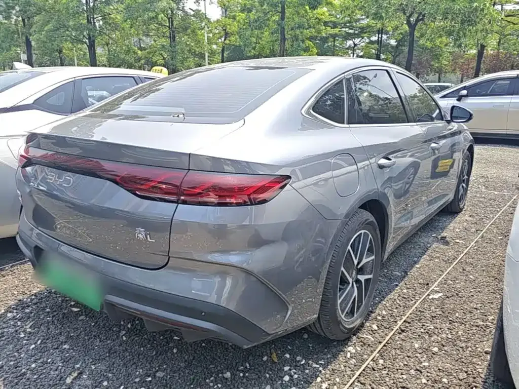 BYD Qin L — фото 9