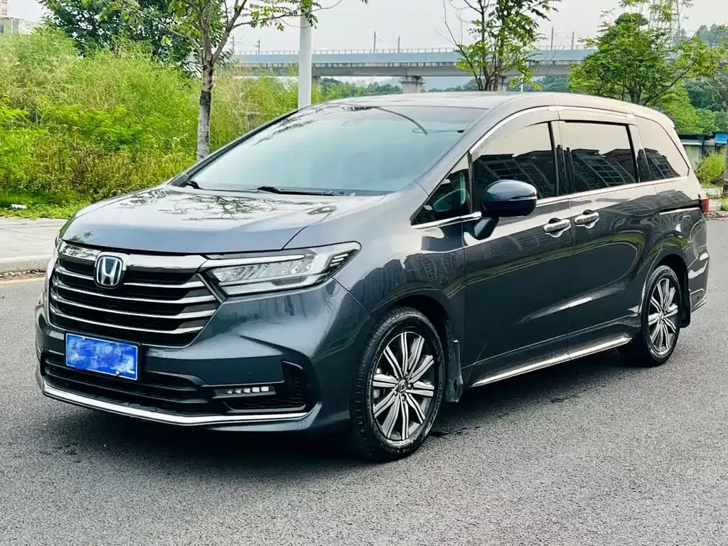 Honda Odyssey — фото 1