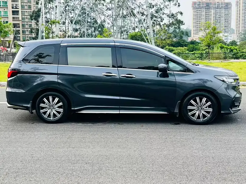 Honda Odyssey — фото 10