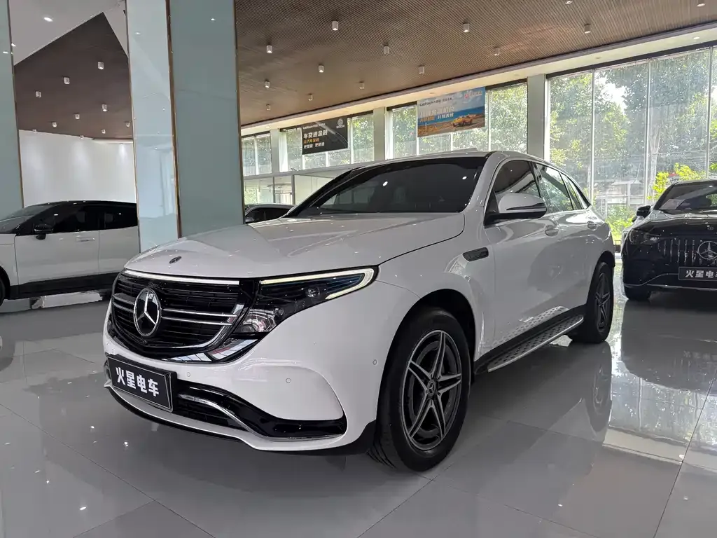 Mercedes-Benz EQC — фото 1