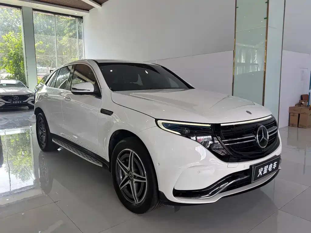 Mercedes-Benz EQC — фото 6