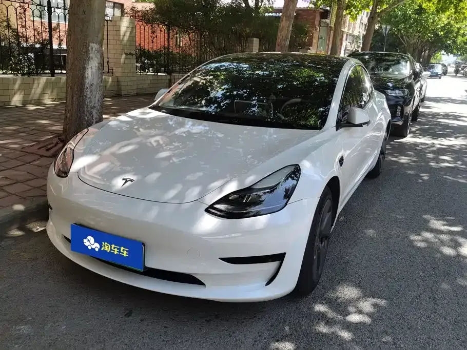 Tesla Model 3 — фото 1