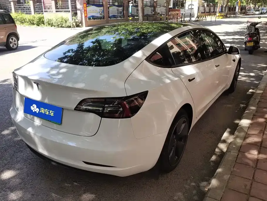 Tesla Model 3 — фото 10