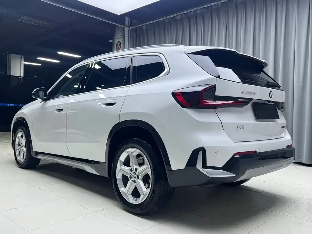 BMW X1 — фото 5