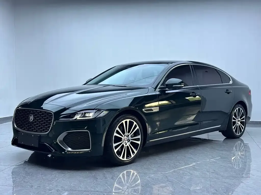 Jaguar XFL — фото 1