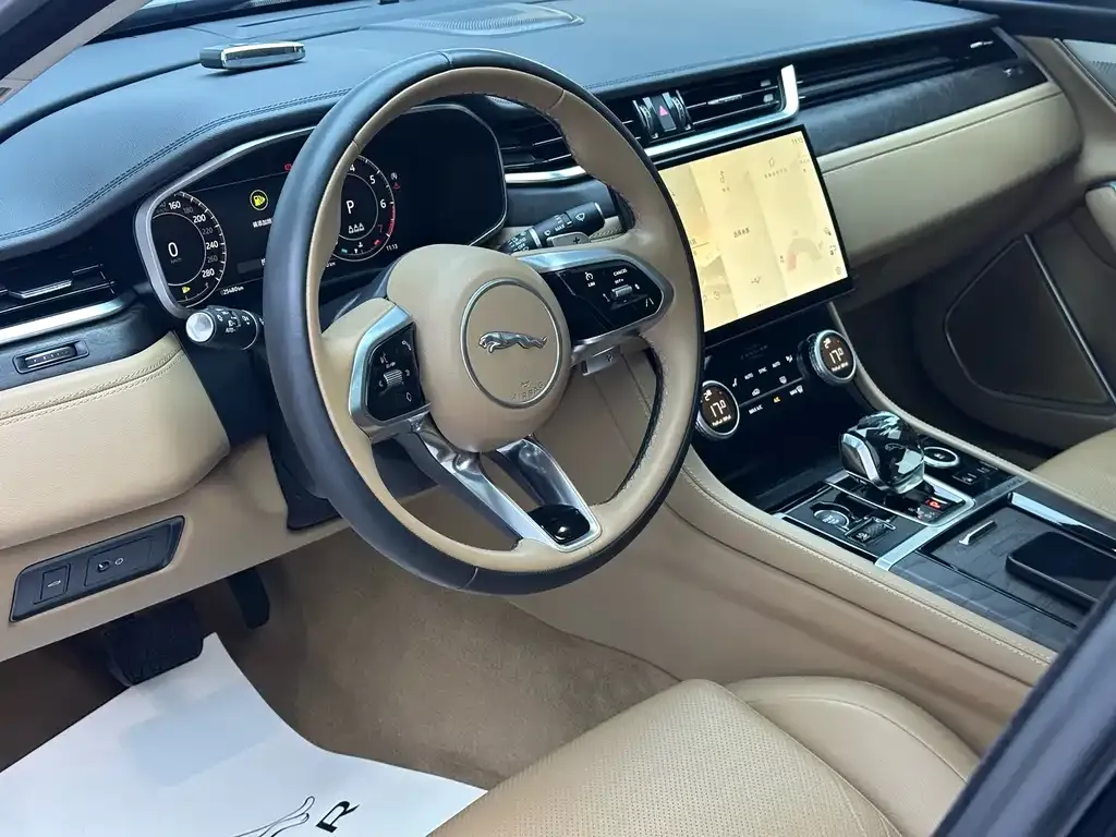Jaguar XFL — фото 10