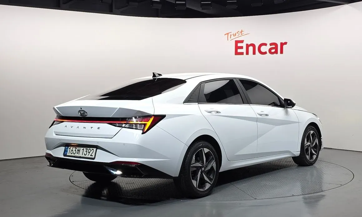 Hyundai AVANTE — фото 3