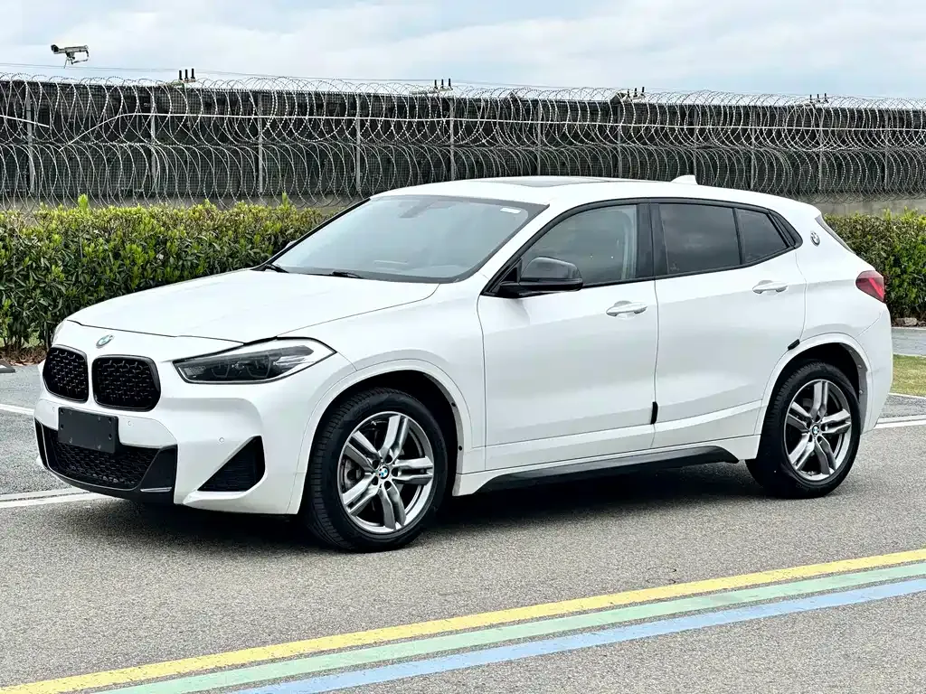 BMW X2 — фото 1