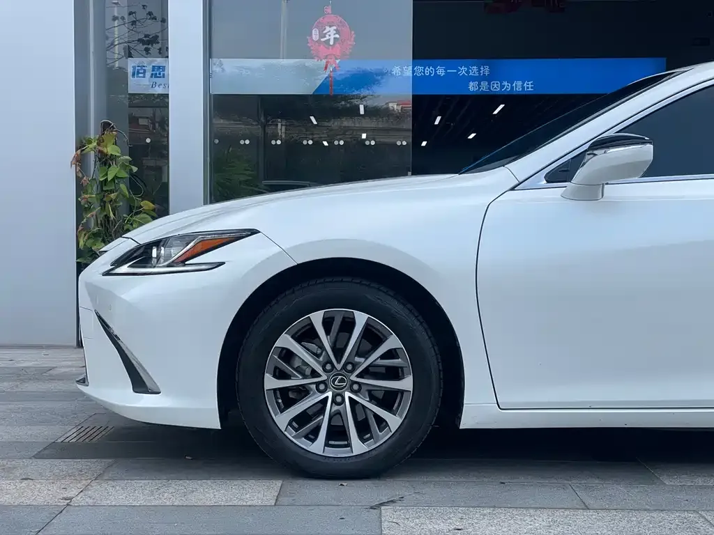Lexus ES — фото 2