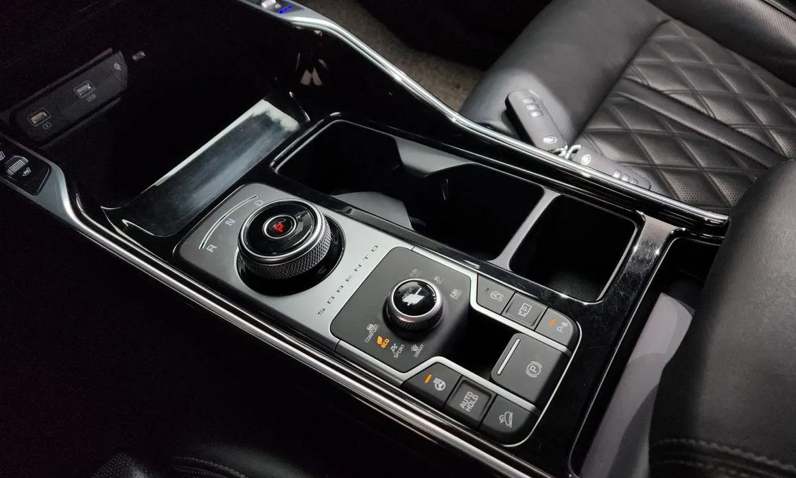 Kia Sorento — фото 7