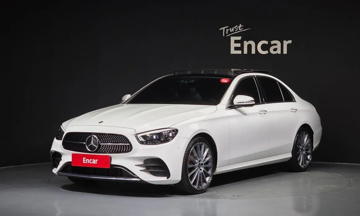 Mercedes-Benz E-Class — фото 1