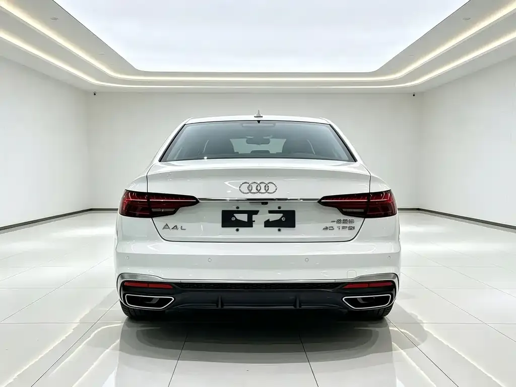 Audi A4L — фото 2